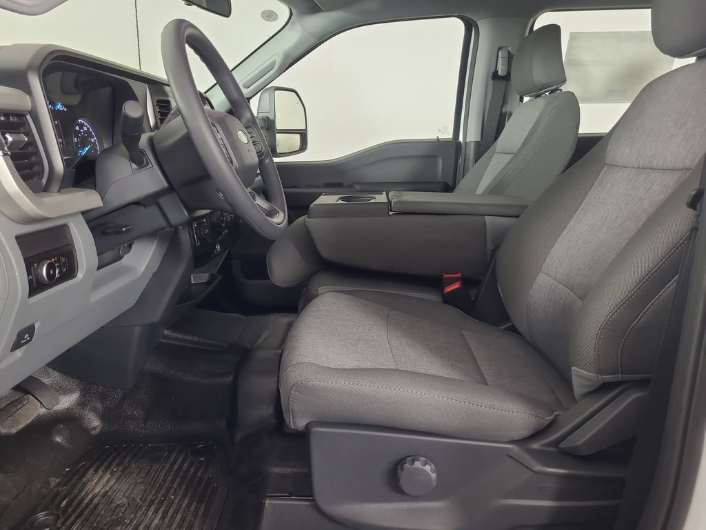 New 2026 Ford F350 XL w/ XL Chrome Package AWD/4WD image 18
