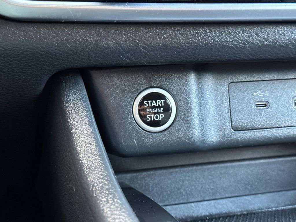 Used 2023 Nissan Rogue SV FWD image 21
