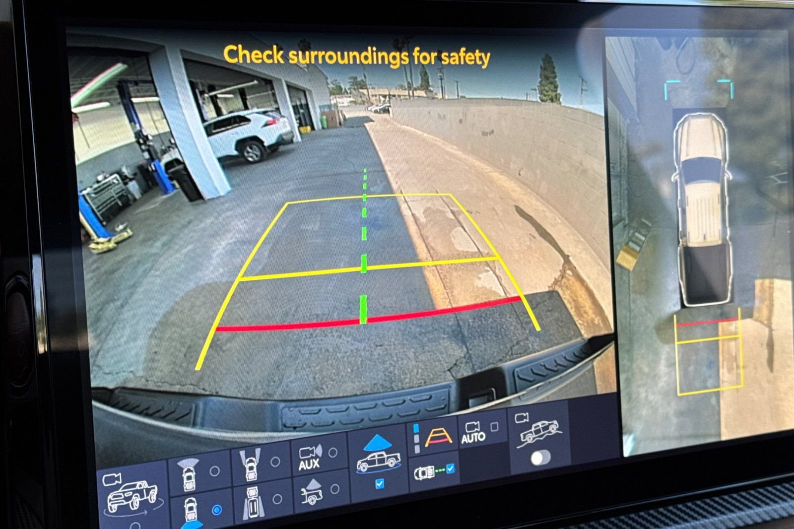 Certified 2025 Toyota Tacoma TRD Pro image 25