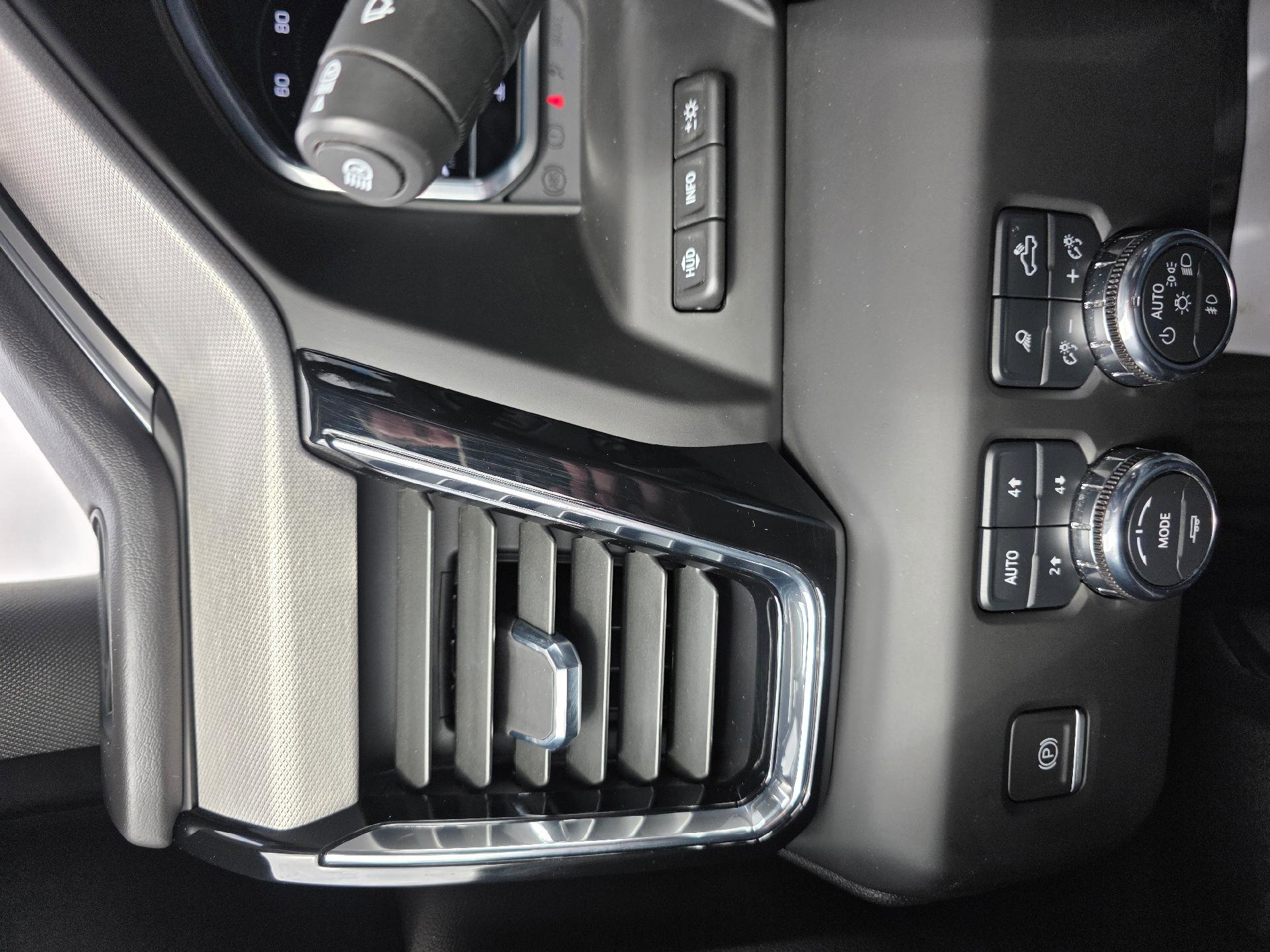 Used 2024 GMC Sierra 1500 Denali w/ Technology Package AWD/4WD image 13