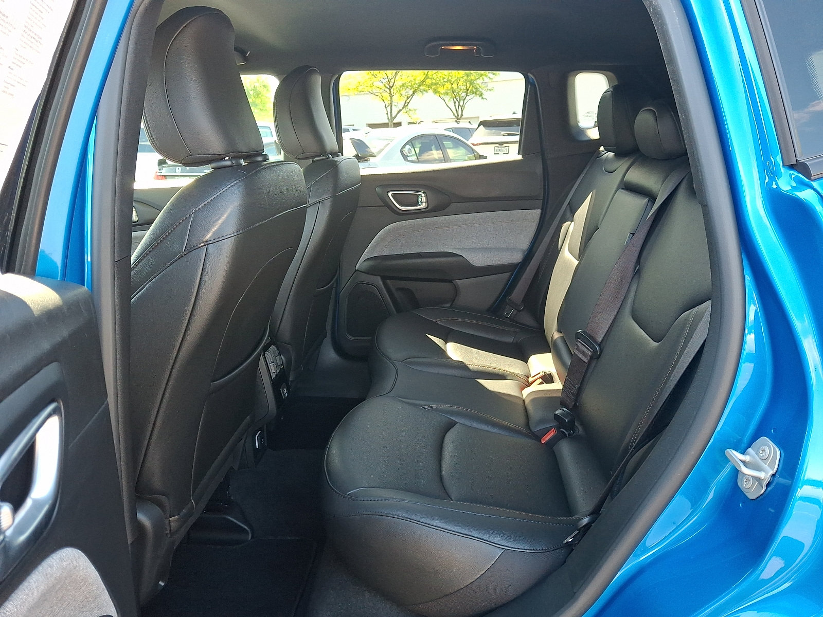 Used 2024 Jeep Compass Latitude AWD/4WD image 10