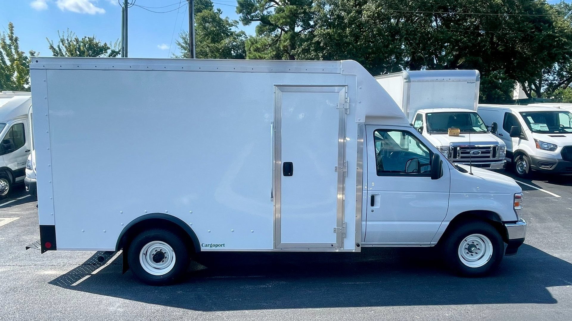 New 2025 Ford E-350 and Econoline 350 Super Duty w/ Power Equipment Group RWD video 2
