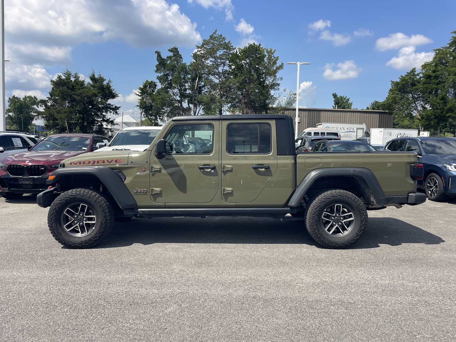Used 2026 Jeep Gladiator Mojave AWD/4WD image 4