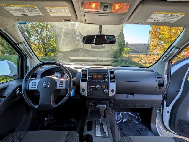 Used 2014 Nissan Frontier PRO-4X w/ Pro-4x Graphics Package AWD/4WD image 13