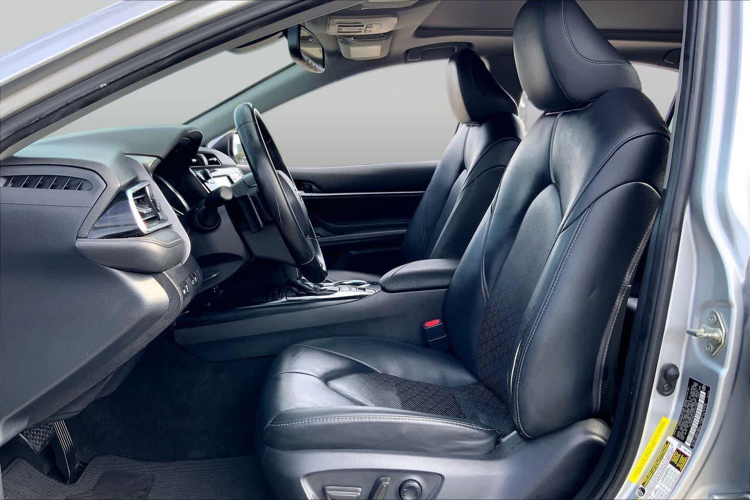 Used 2018 Toyota Camry XSE FWD image 8