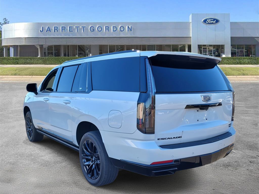 Used 2025 Cadillac Escalade ESV Sport Platinum image 3