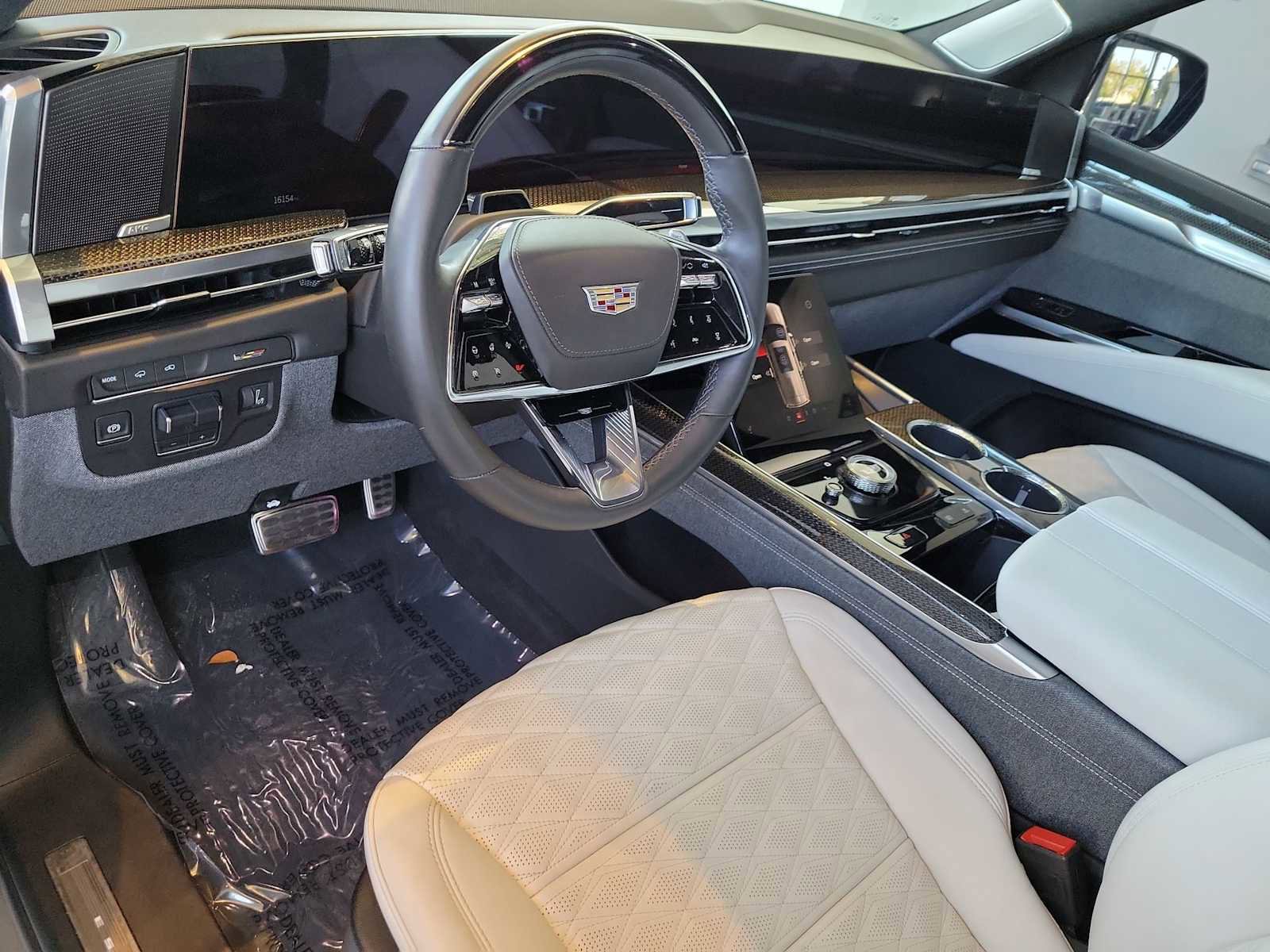 Used 2025 Cadillac Escalade V AWD/4WD image 2