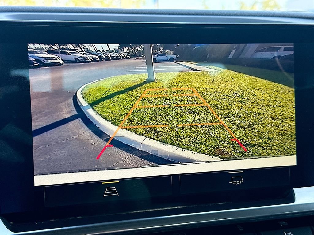 Used 2022 Chevrolet Silverado 1500 LT image 14