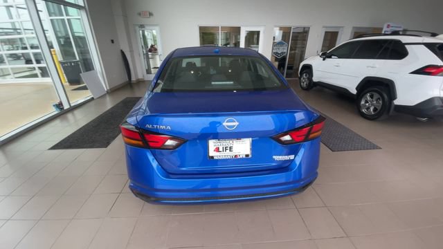 Used 2025 Nissan Altima 2.5 SV FWD image 9