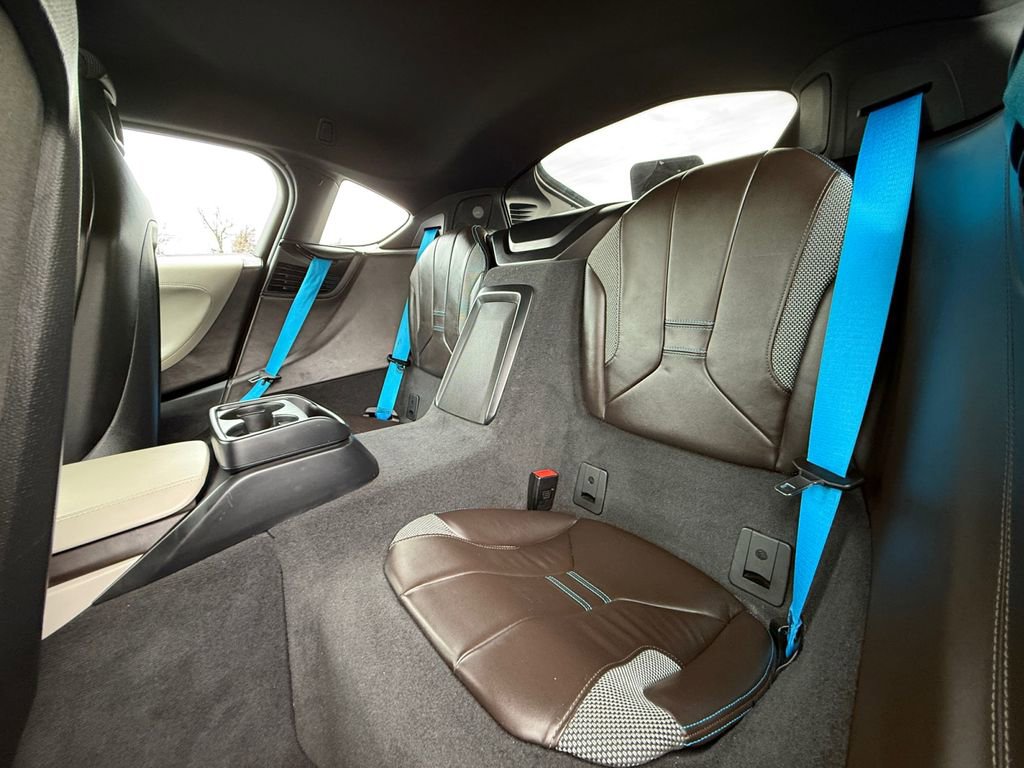 Used 2019 BMW i8 Coupe image 21