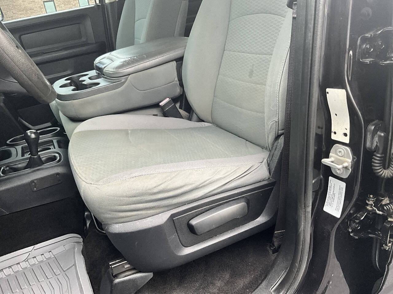 Used 2015 RAM 2500 Tradesman w/ Chrome Appearance Group AWD/4WD image 9