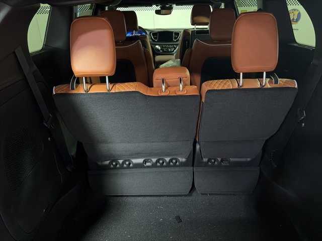 New 2026 Chrysler Pacifica Pinnacle image 5