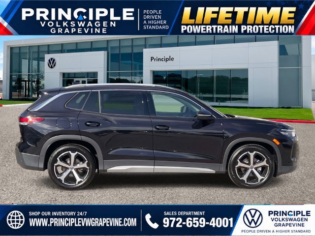 New 2027 Volkswagen Tiguan SE FWD image 3