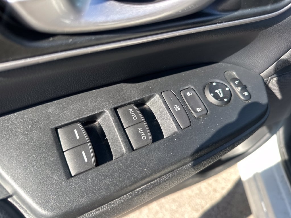 Used 2018 Honda CR-V EX-L image 12