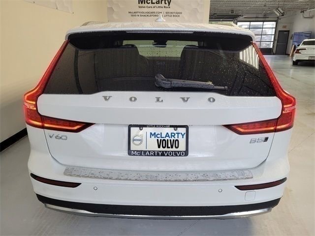 Certified 2026 Volvo V60 B5 Cross Country Plus w/ Protection Package Premier image 10