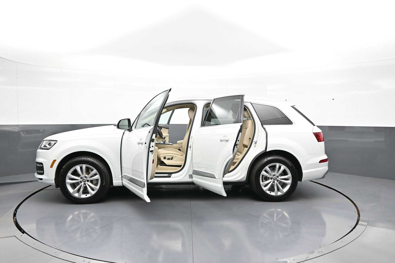 Used 2019 Audi Q7 3.0T Premium w/ Convenience Package AWD/4WD image 45