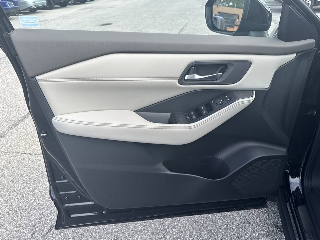 New 2026 Nissan Rogue Dark Armor image 11