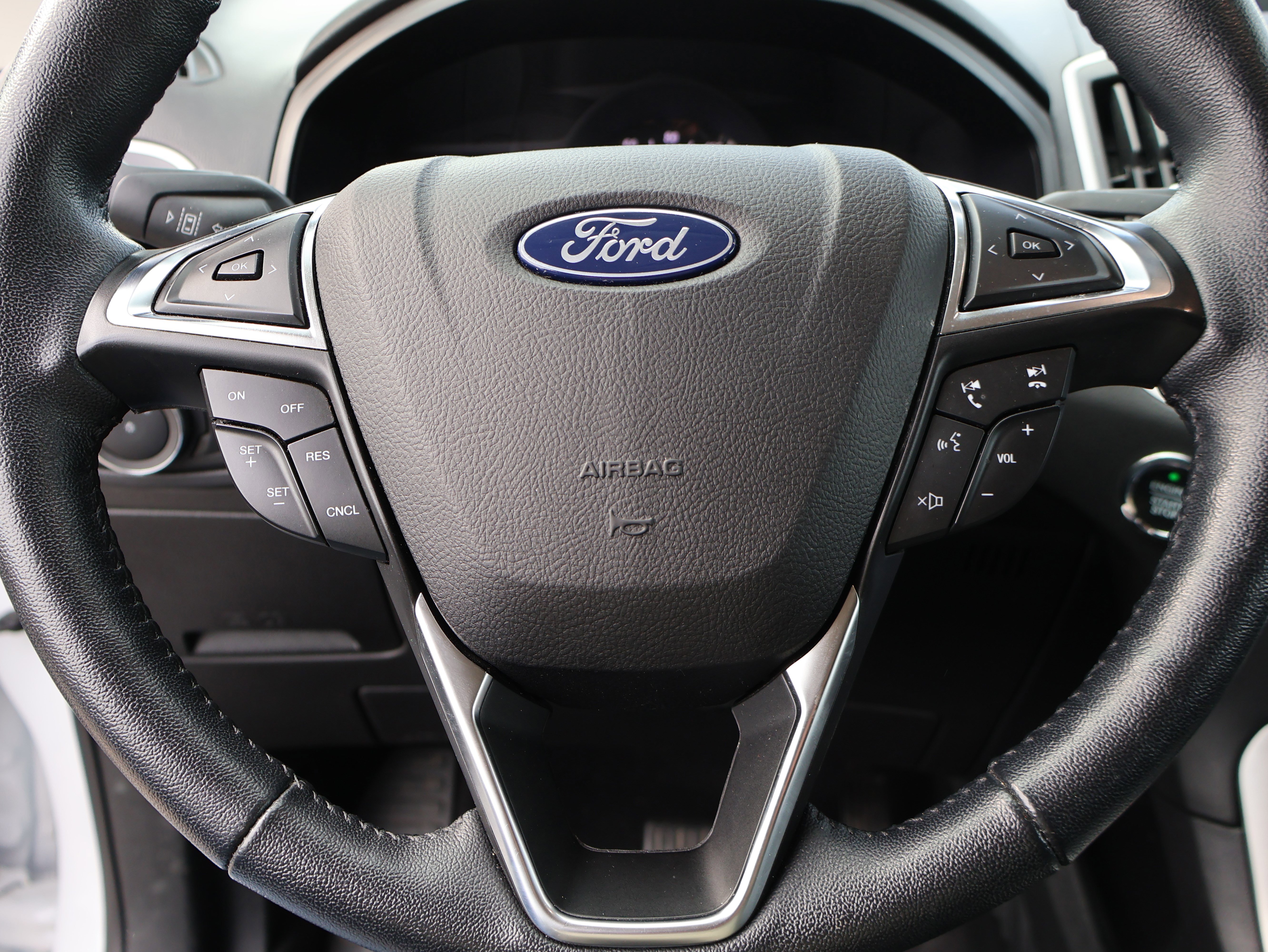 Used 2023 Ford Edge SEL image 31
