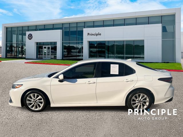Used 2023 Toyota Camry LE FWD image 6