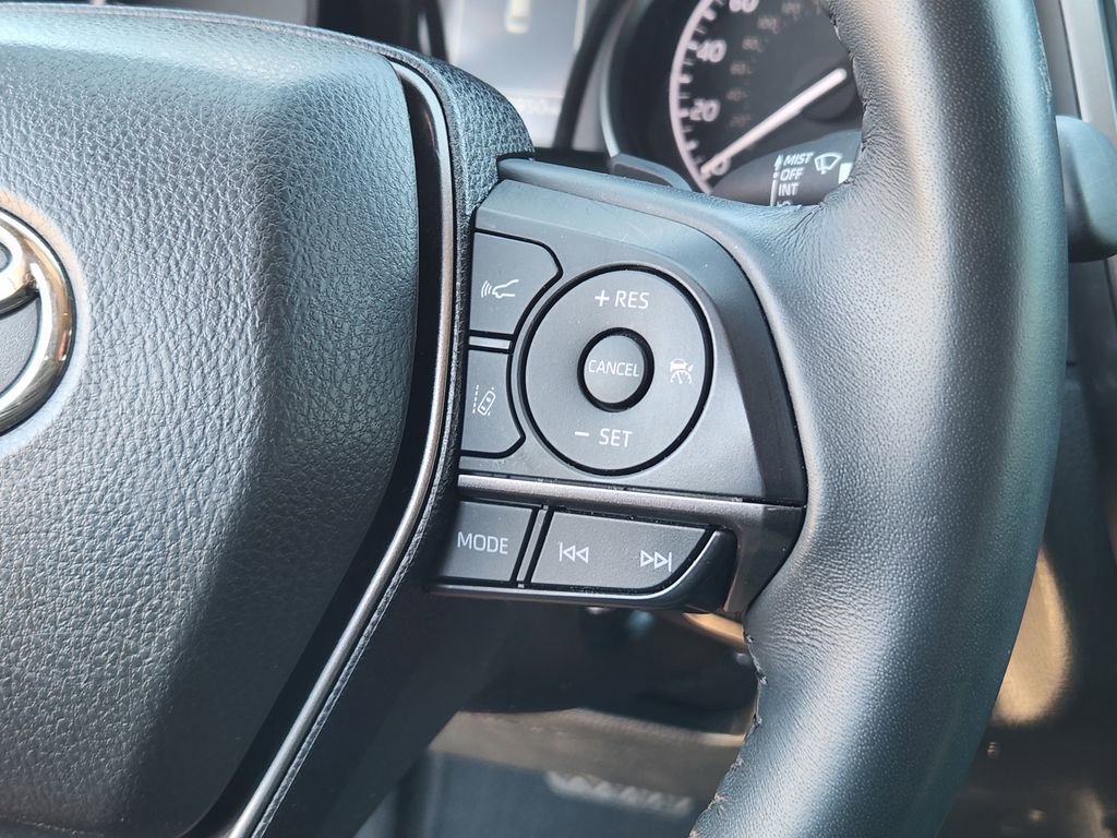 Used 2024 Toyota Camry SE image 33