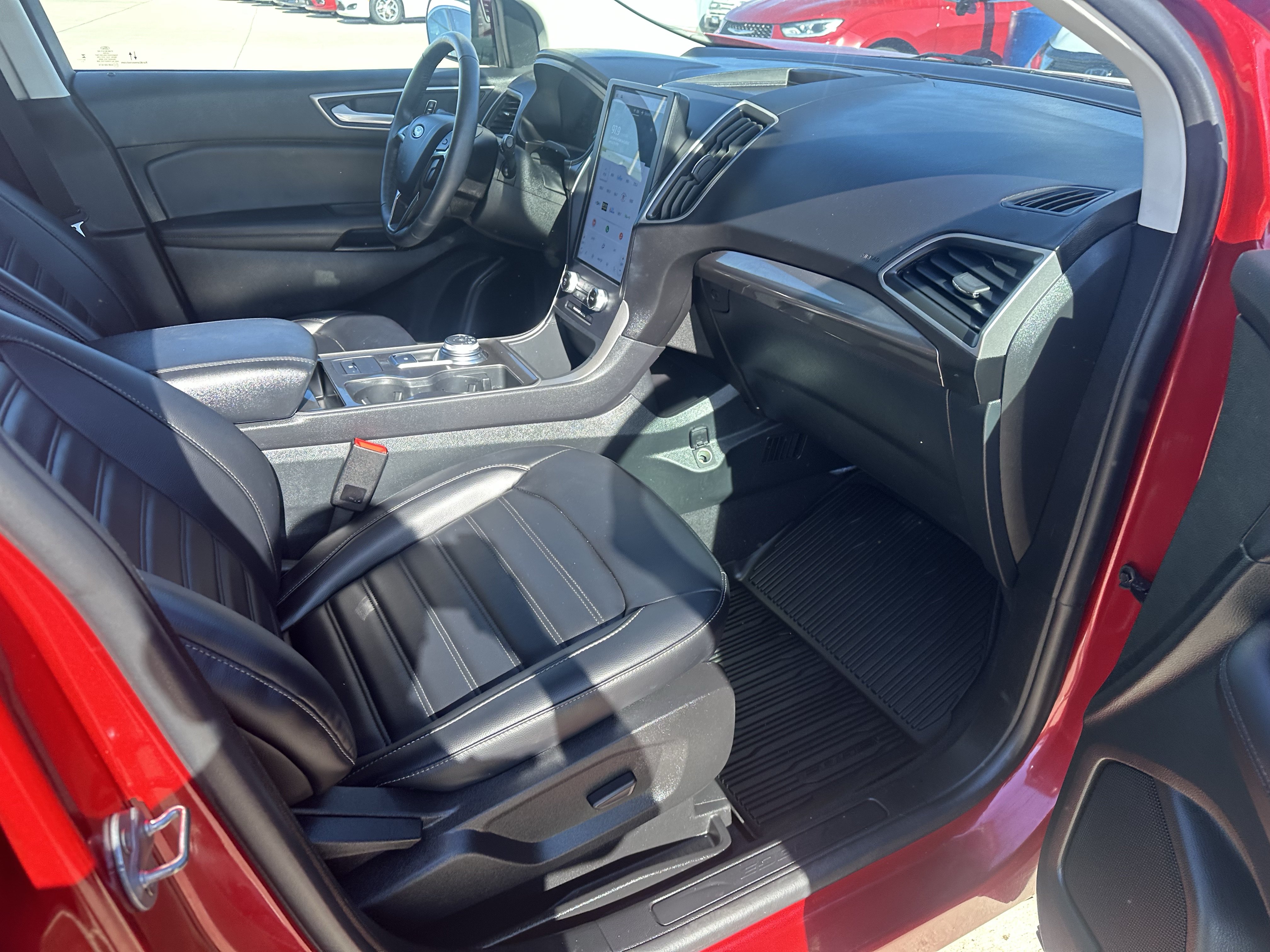 Used 2024 Ford Edge SEL AWD/4WD image 12