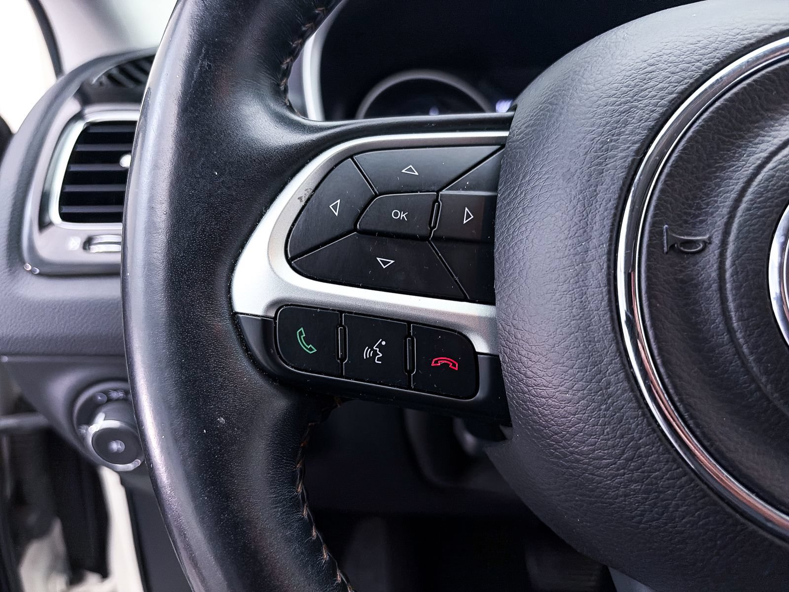 Used 2019 Jeep Compass Limited FWD image 24