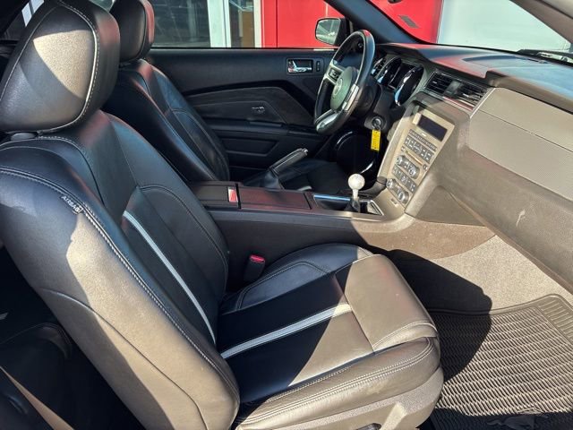 Used 2010 Ford Mustang GT image 24