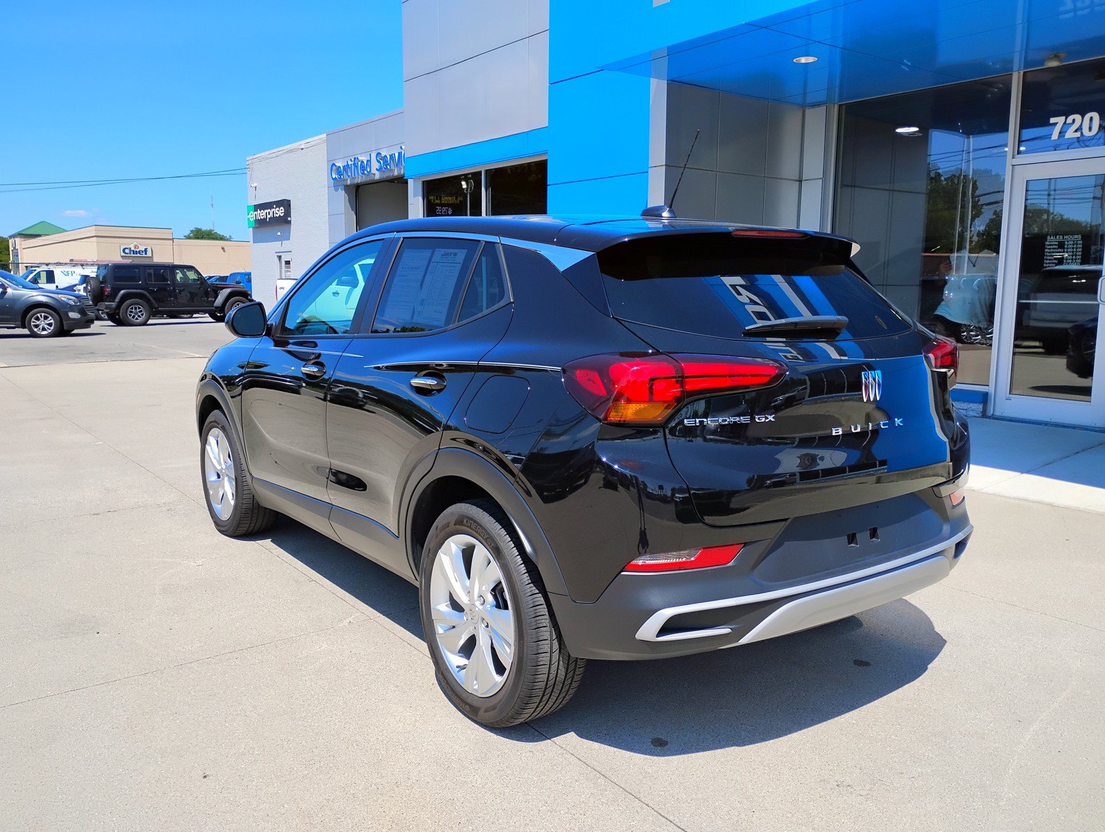Used 2024 Buick Encore GX Preferred w/ Comfort Package FWD image 9
