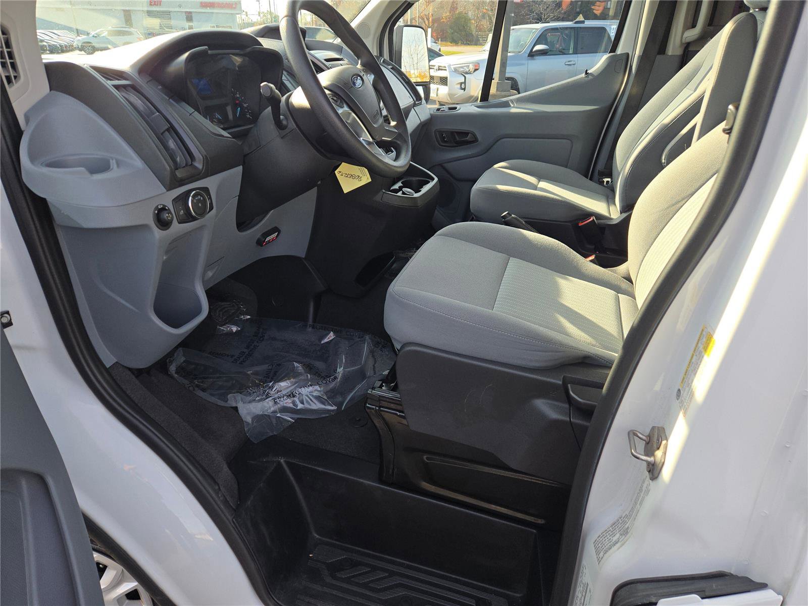 Used 2018 Ford Transit 350 XLT image 22