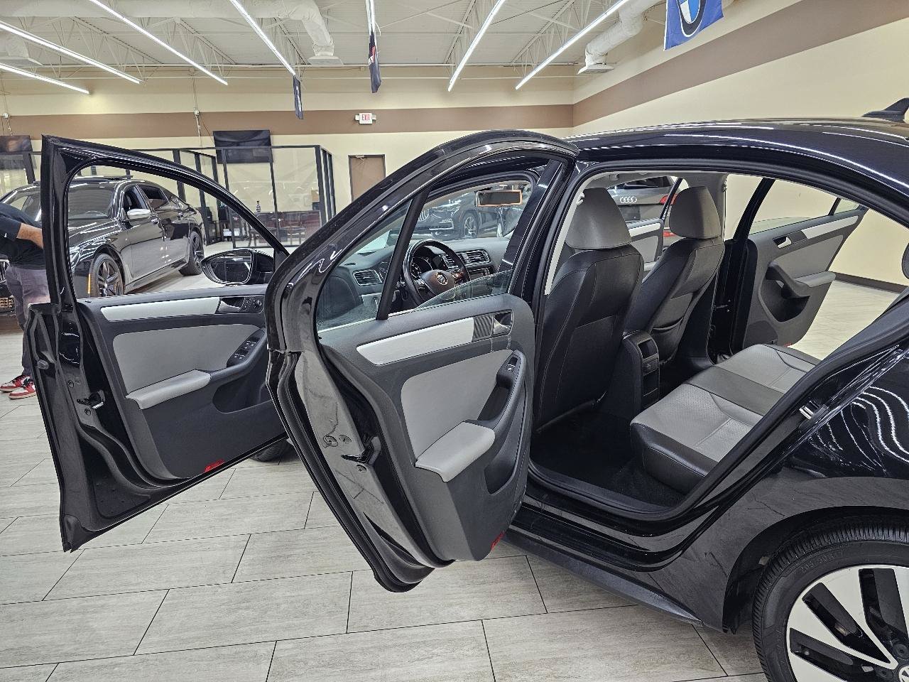 Used 2016 Volkswagen Jetta SEL Premium FWD image 15
