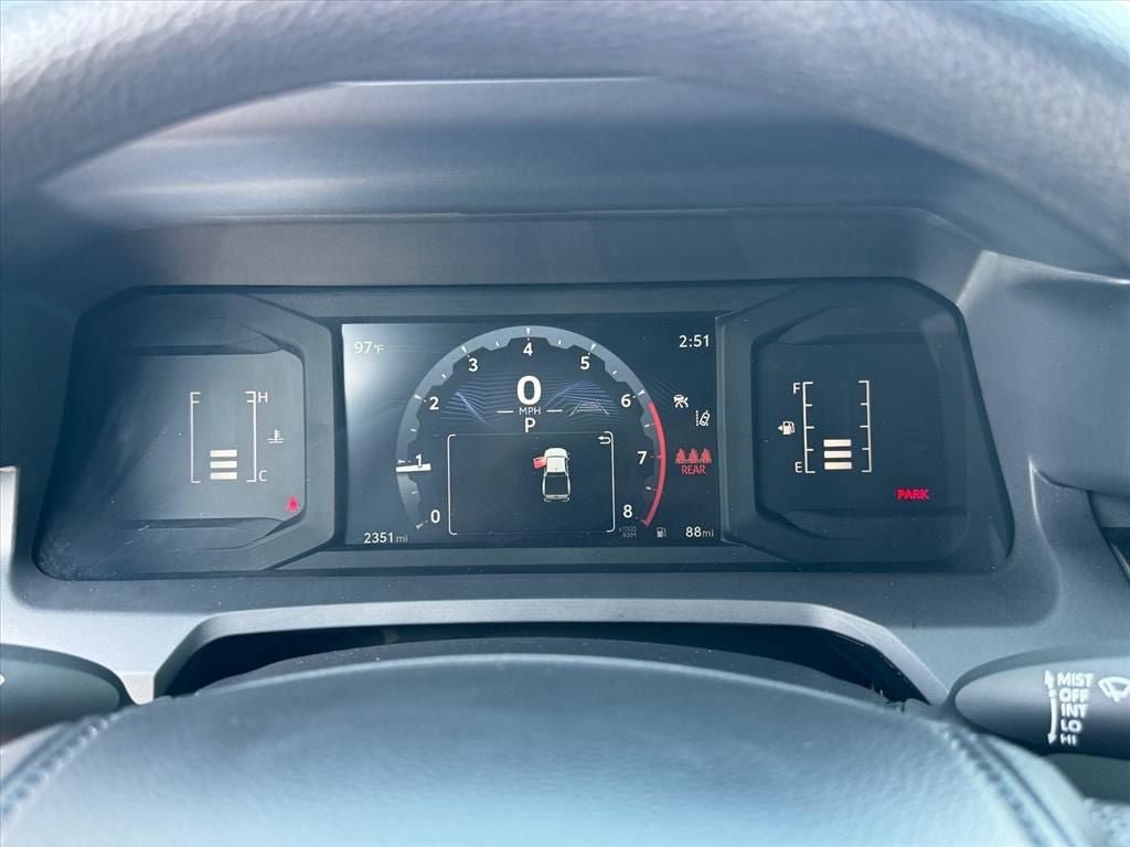Used 2025 Toyota Tacoma SR5 AWD/4WD image 22