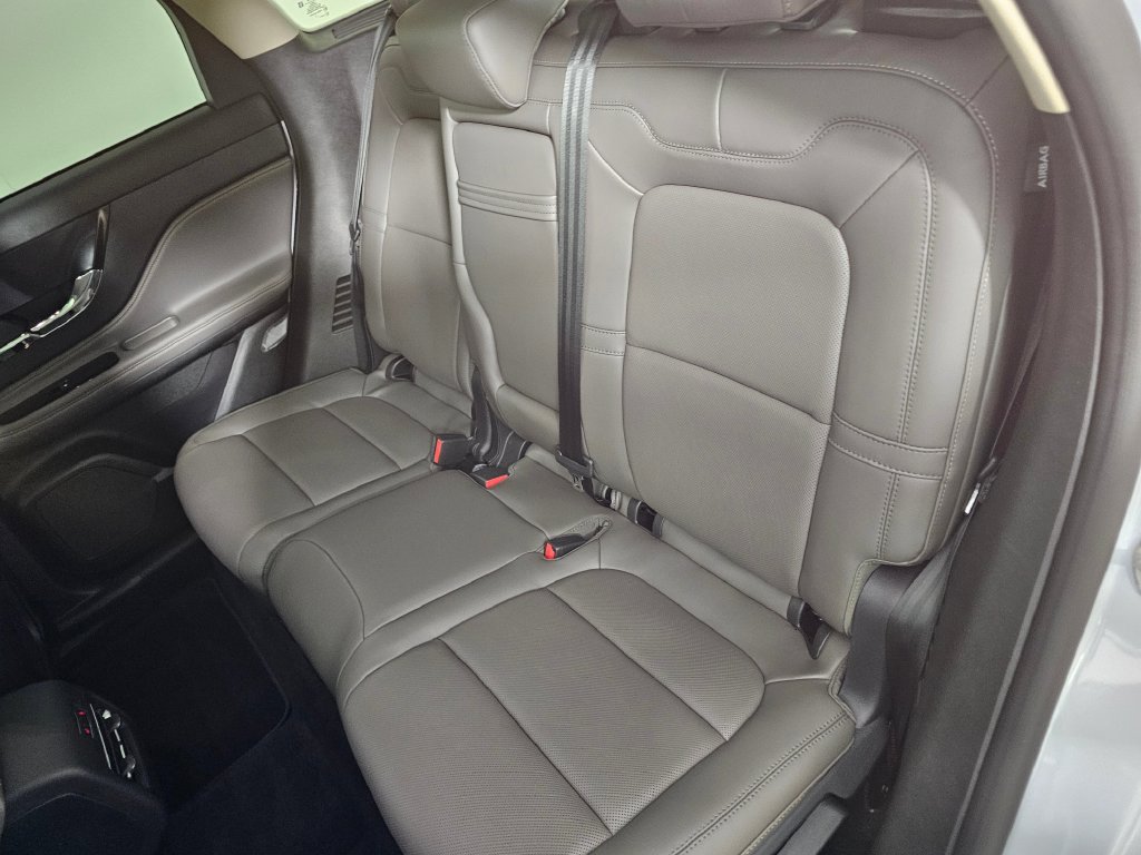 Certified 2026 Lincoln Corsair Grand Touring AWD/4WD image 19