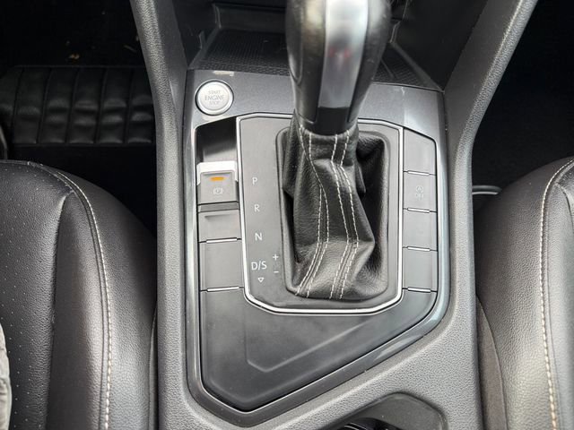 Used 2021 Volkswagen Tiguan SE R-Line image 25