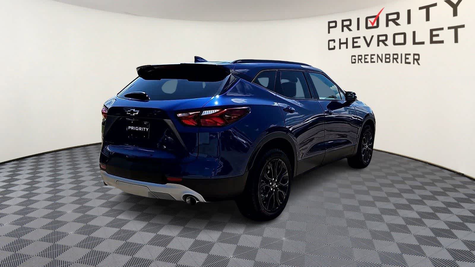 Used 2022 Chevrolet Blazer LT w/ Sound & Technology Package FWD image 8