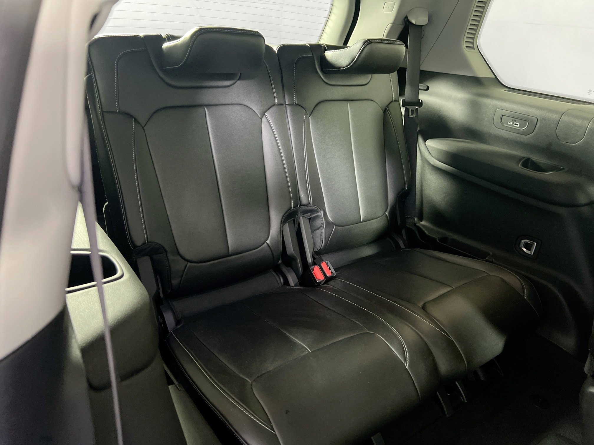 Used 2023 Jeep Grand Cherokee L Limited image 28