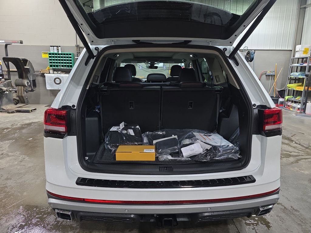 New 2026 Volkswagen Atlas Peak Edition AWD/4WD image 13