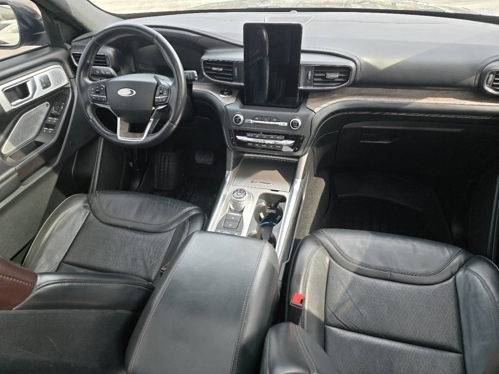 Used 2020 Ford Explorer Platinum w/ Premium Technology Package image 19