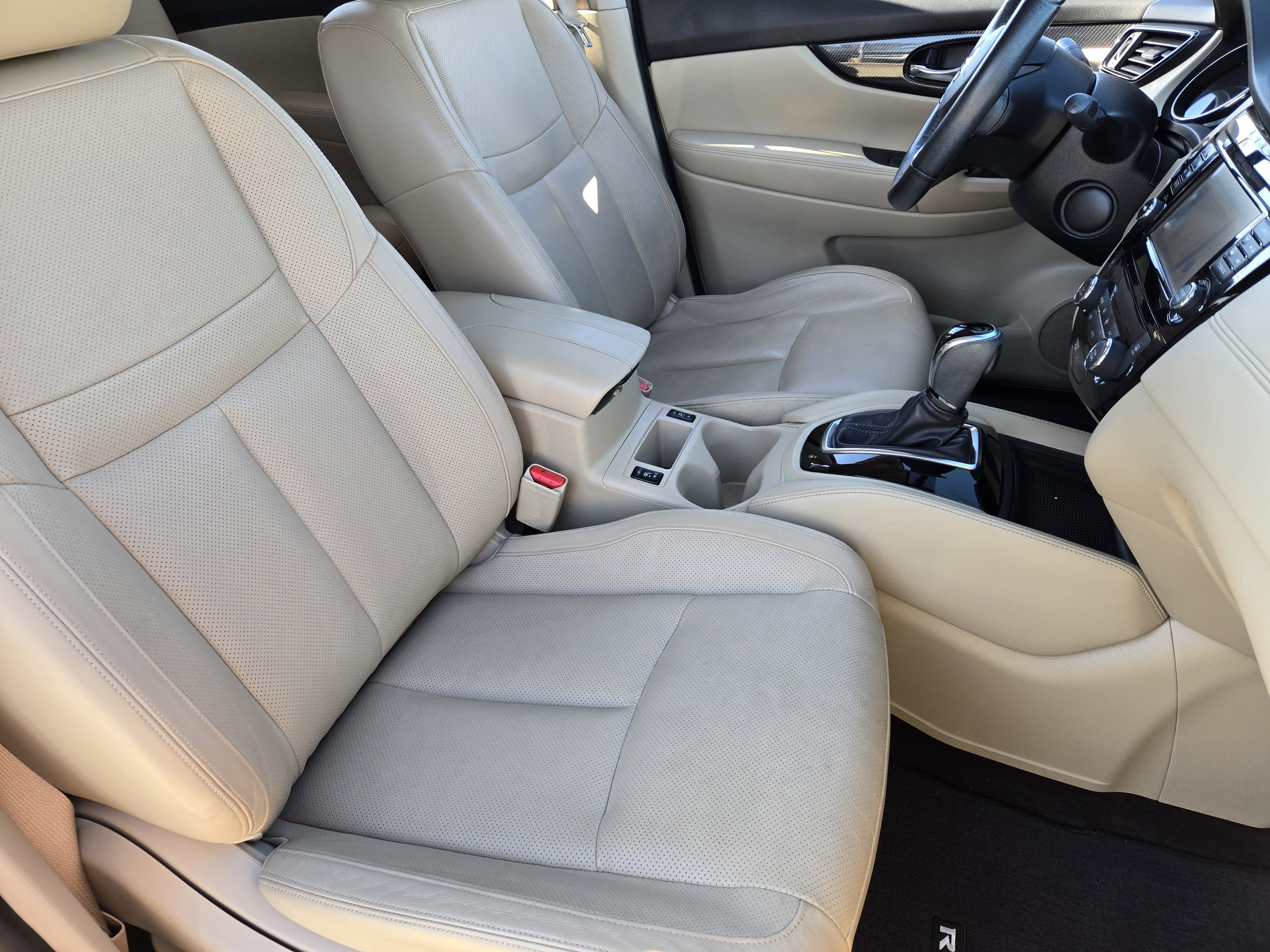 Used 2017 Nissan Rogue SL image 18