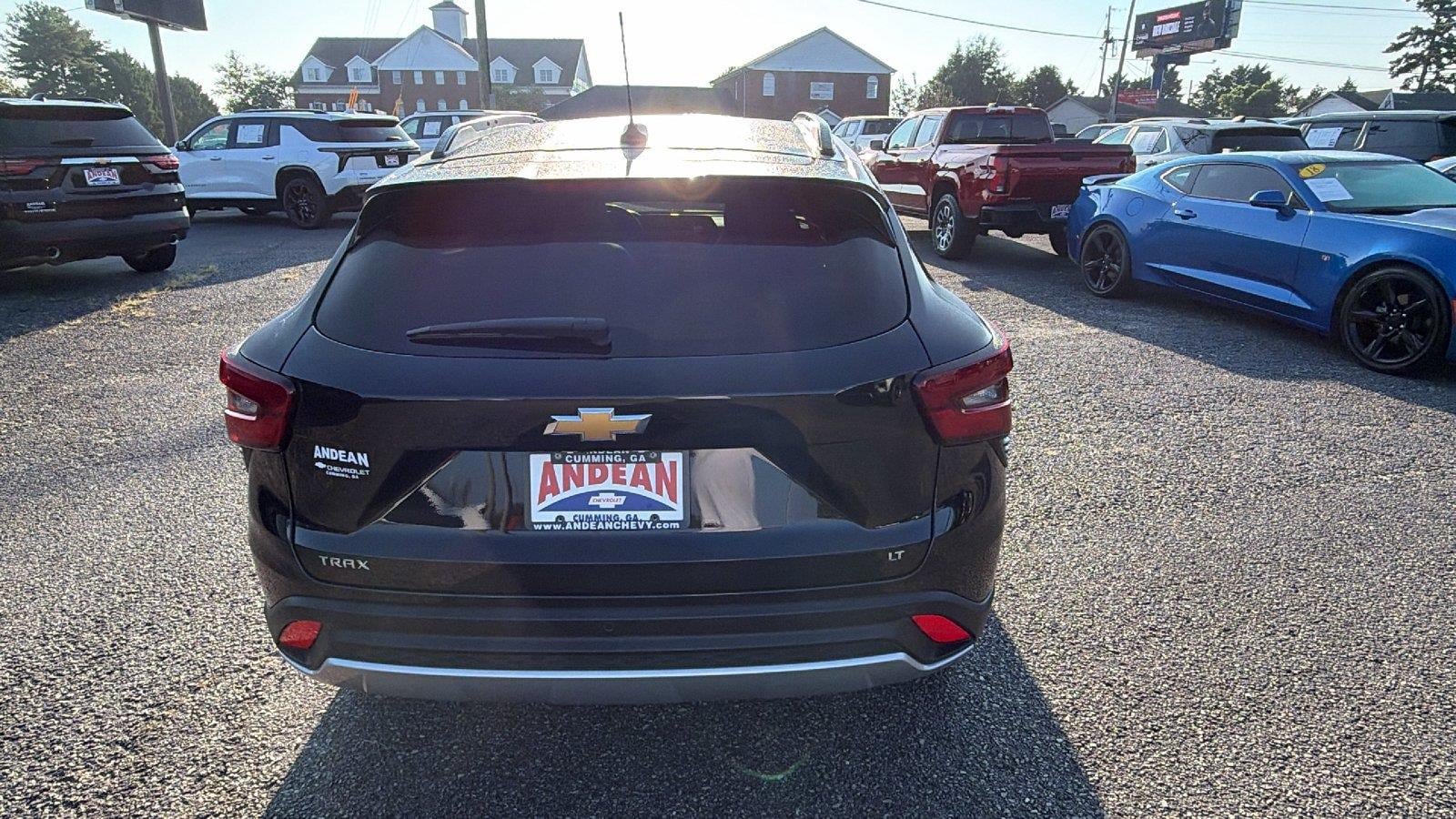Used 2024 Chevrolet Trax LT w/ Driver Confidence Package FWD image 9