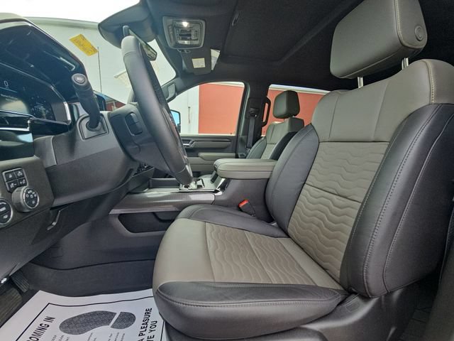 Used 2025 Chevrolet Silverado 2500 ZR2 w/ Technology Package AWD/4WD image 21