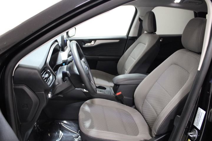 Used 2021 Ford Escape SE image 17