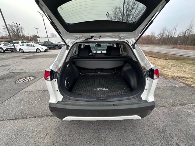 Used 2024 Toyota Corolla Cross LE w/ Moonroof Package image 10