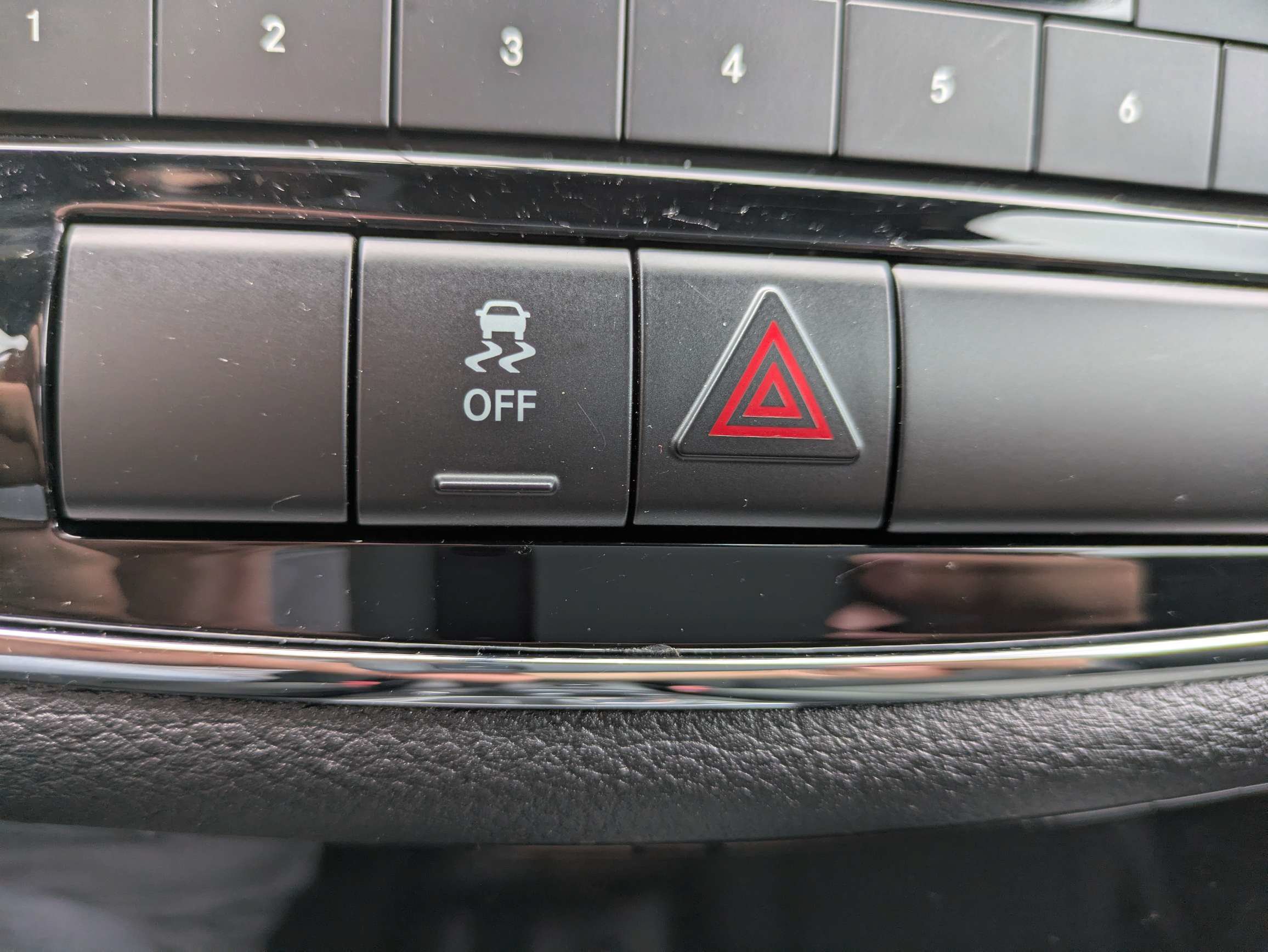 Used 2012 Chrysler 200 Touring FWD image 25