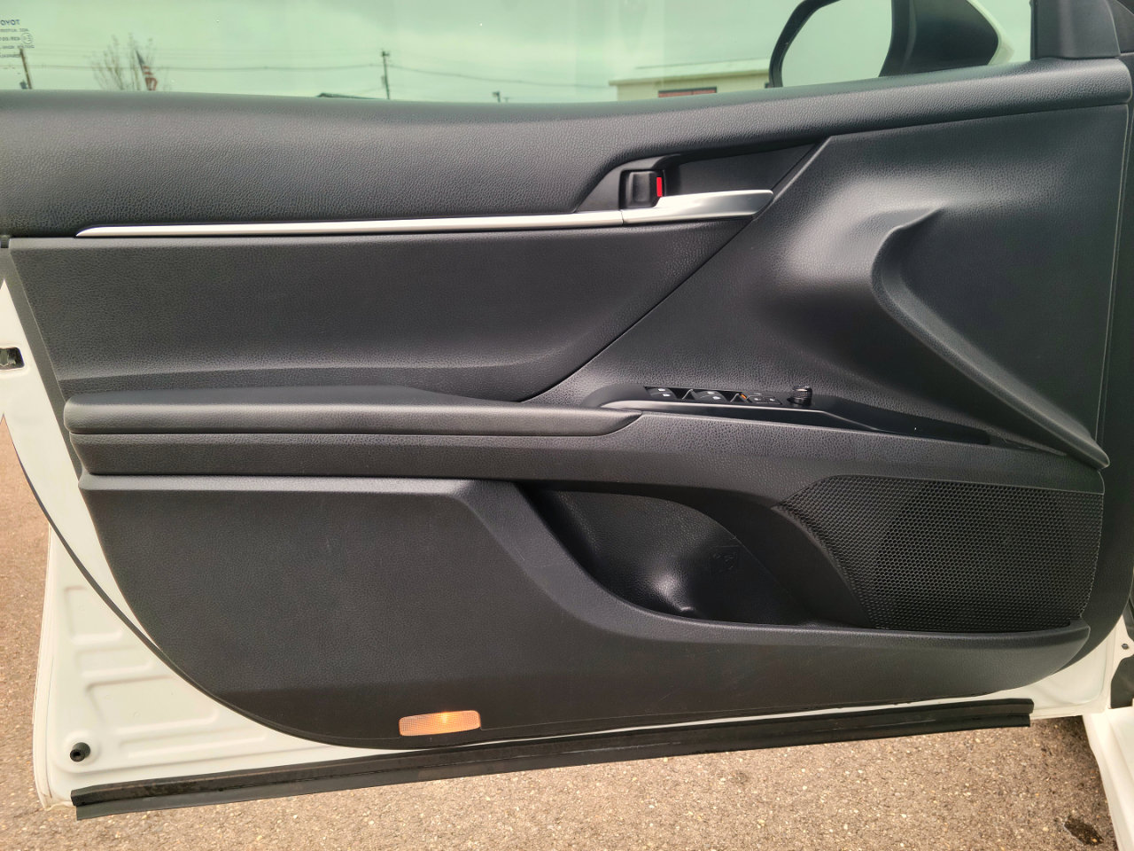 Used 2018 Toyota Camry SE image 8