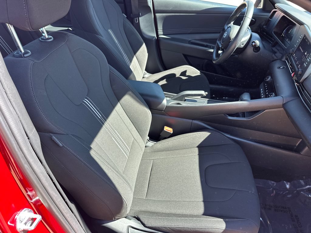 Used 2025 Hyundai Elantra Sport FWD image 13