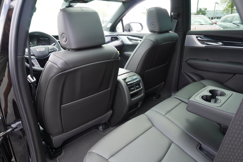 New 2025 Cadillac XT5 Premium Luxury w/ Technology Package FWD image 10