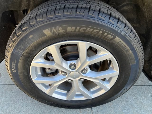 Certified 2023 Jeep Grand Cherokee Limited AWD/4WD image 7