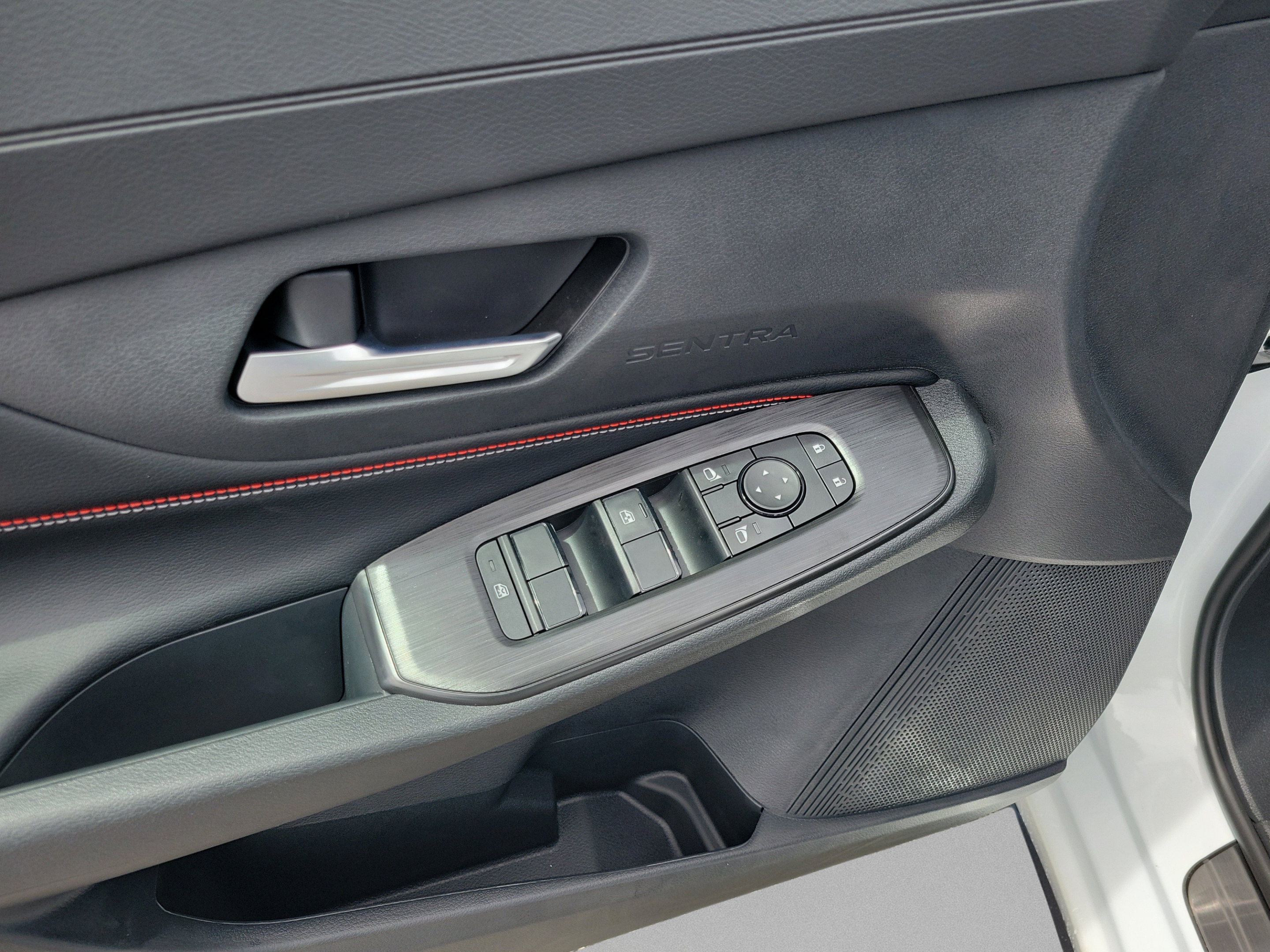 New 2027 Nissan Sentra SR w/ Floor Mat Package FWD image 15