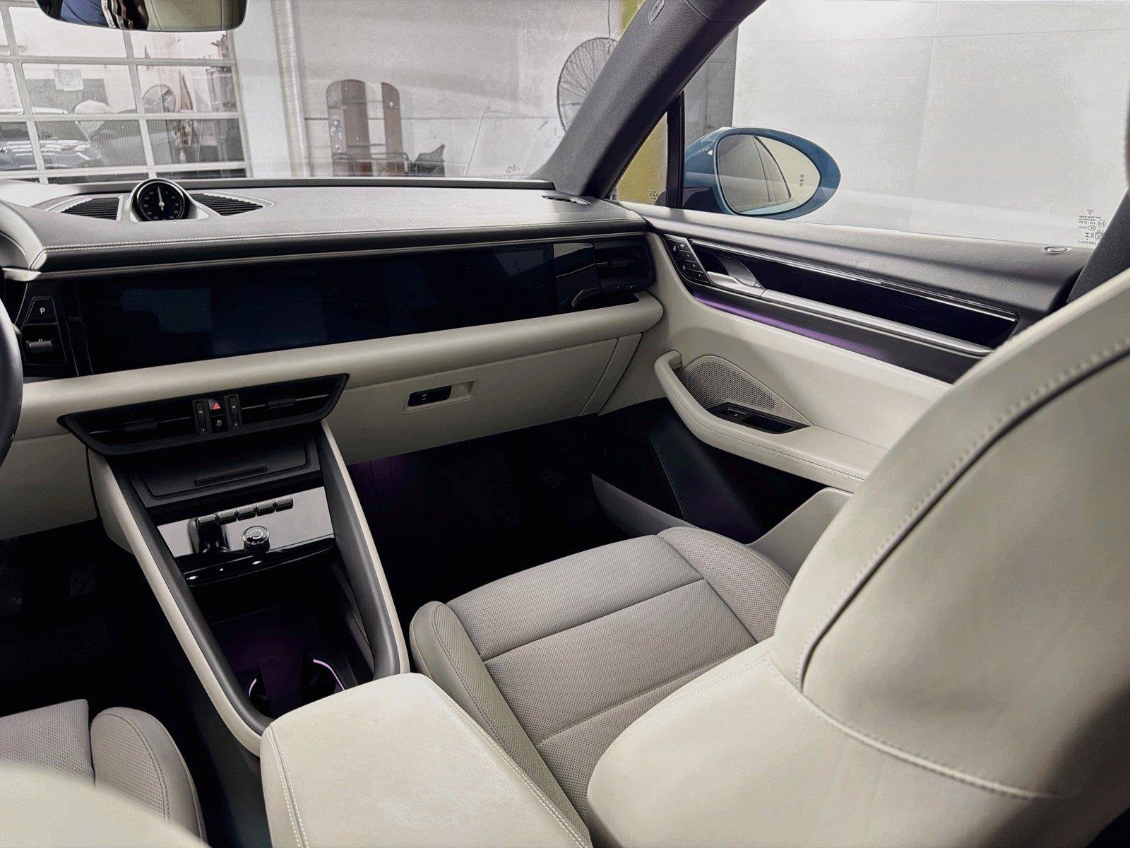 Certified 2026 Porsche Macan Electric RWD image 30