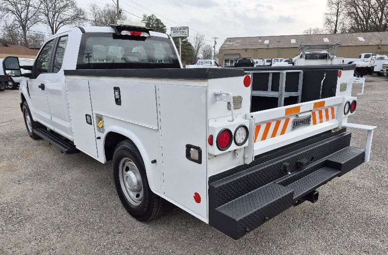 Used 2017 Ford F250 XL w/ Power Equipment Group RWD image 2